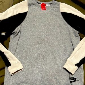 Womens Nike sweatshirt